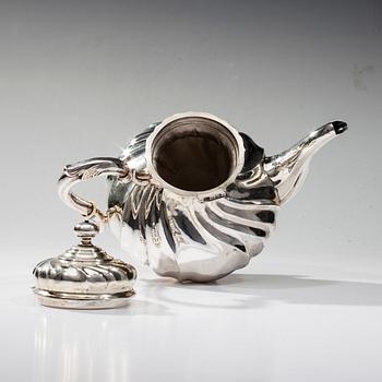 KAFFEKANNA, silver, stämplad H. Schrader, Tyskland. Tot. vikt ca 685,5 g.