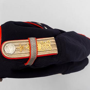 UNIFORM, svensk, m/1886 för officer vid Göta Livgarde.