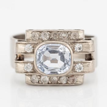 Ring, 18K white gold with sapphire and white stones. Stockholm 1952.