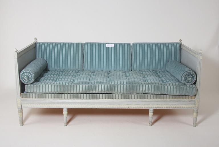 SOFFA/DAGBÄDD, gustaviansk stil omkring 1900.