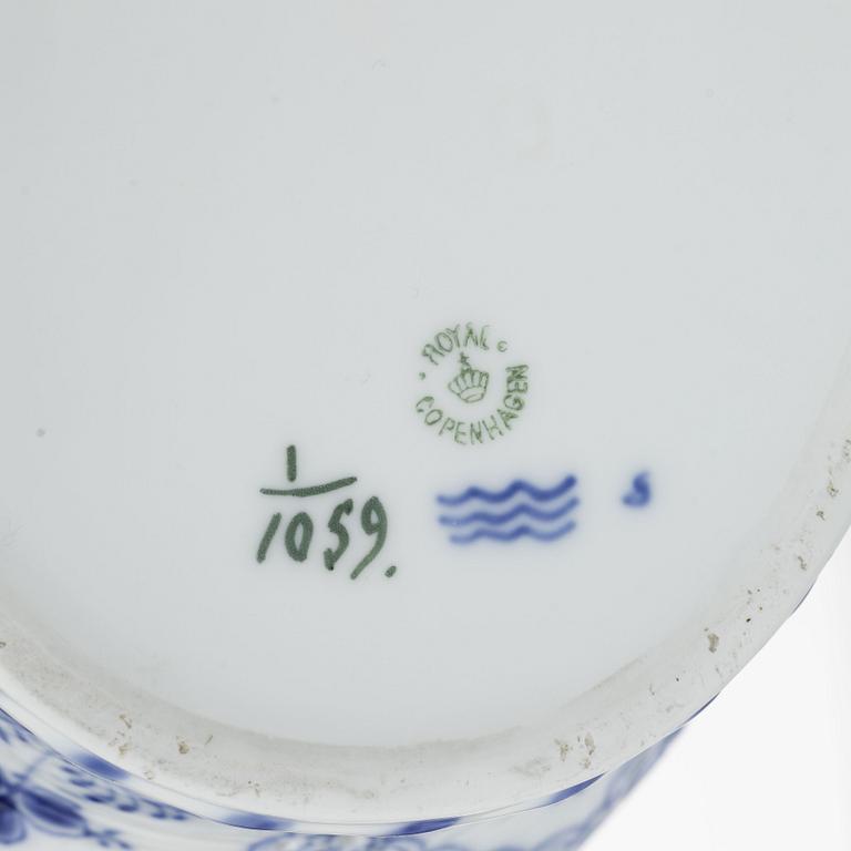 Royal Copenhagen, A pierced bowl, full lace, "Musselmalet", Denmark.