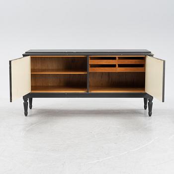 Sideboard, gustaviansk stil, 1900-talets andra hälft.