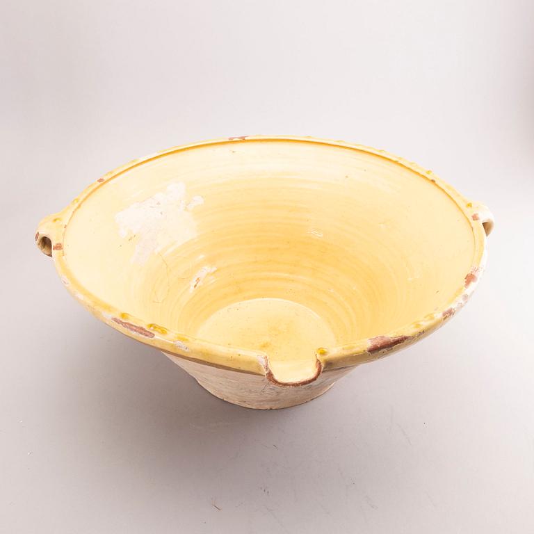 A French bowl, glazed earthenware, around 1900.
