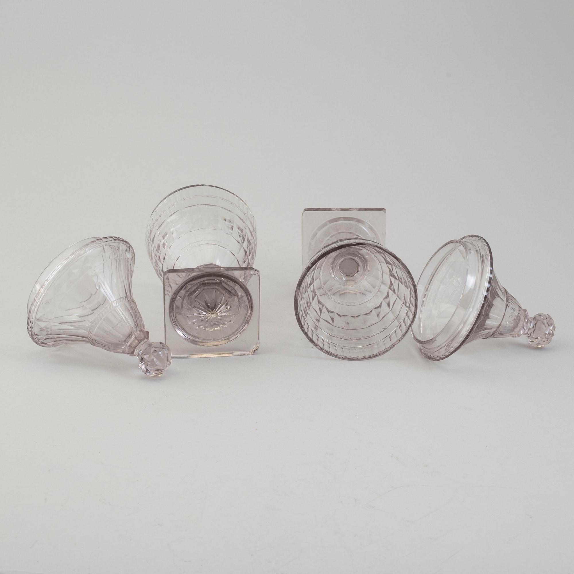 URNOR MED LOCK, ett par, glas 17/1800-tal.