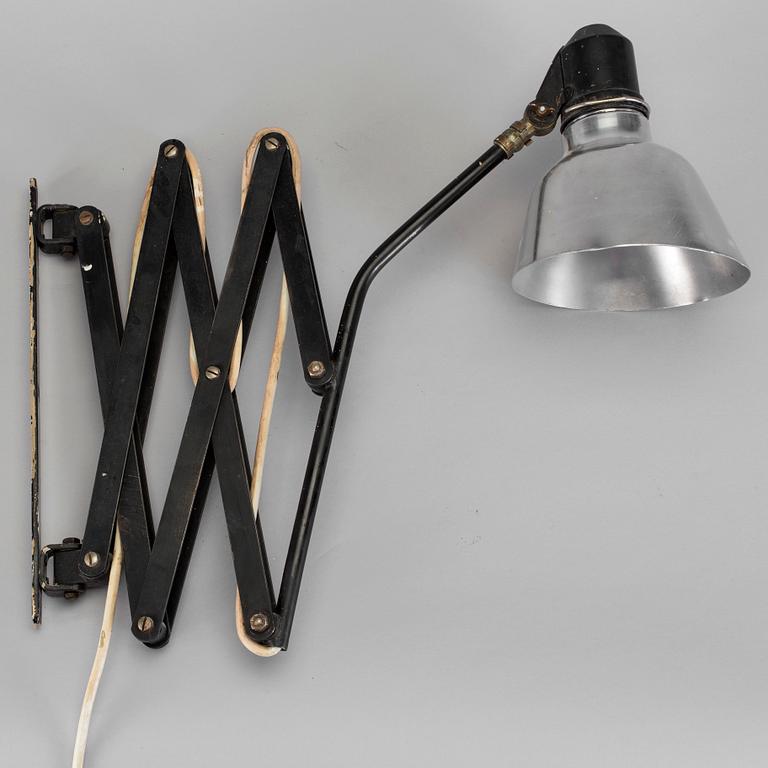 SKRIVBORDSLAMPA. Industri 1900-talets första hälft.