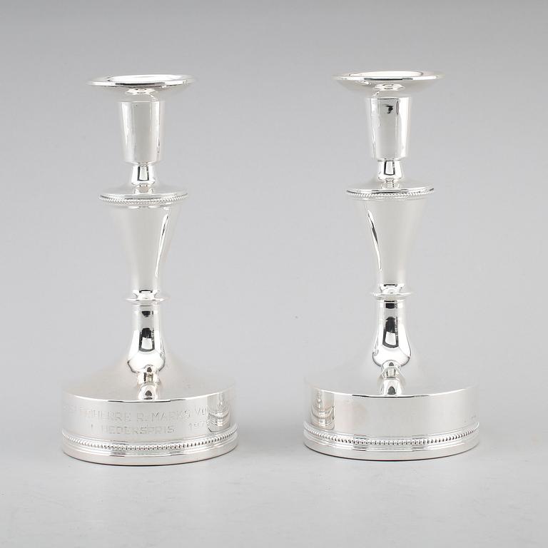 LJUSSTAKAR, 1 par, silver, MGAB, Uppsala 1974.