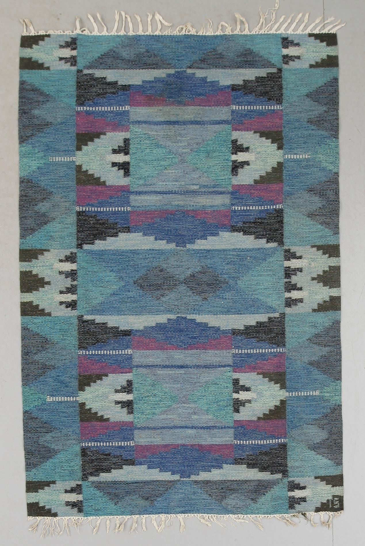 MATTA, rölakan, Ingegerd Silow, signerad IS. Ca 198 x 132 cm.