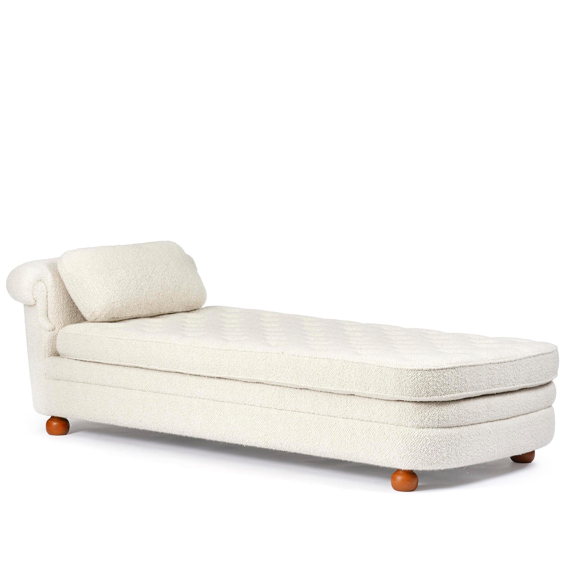 Josef Frank, a daybed model "Couch 775", Firma Svensk Tenn, 2021.