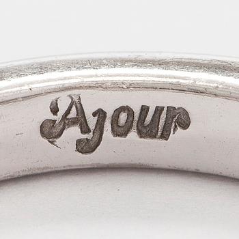 An 18K white gold ring with Flander cut diamonds. AEN Àjour Stockholm 2008.