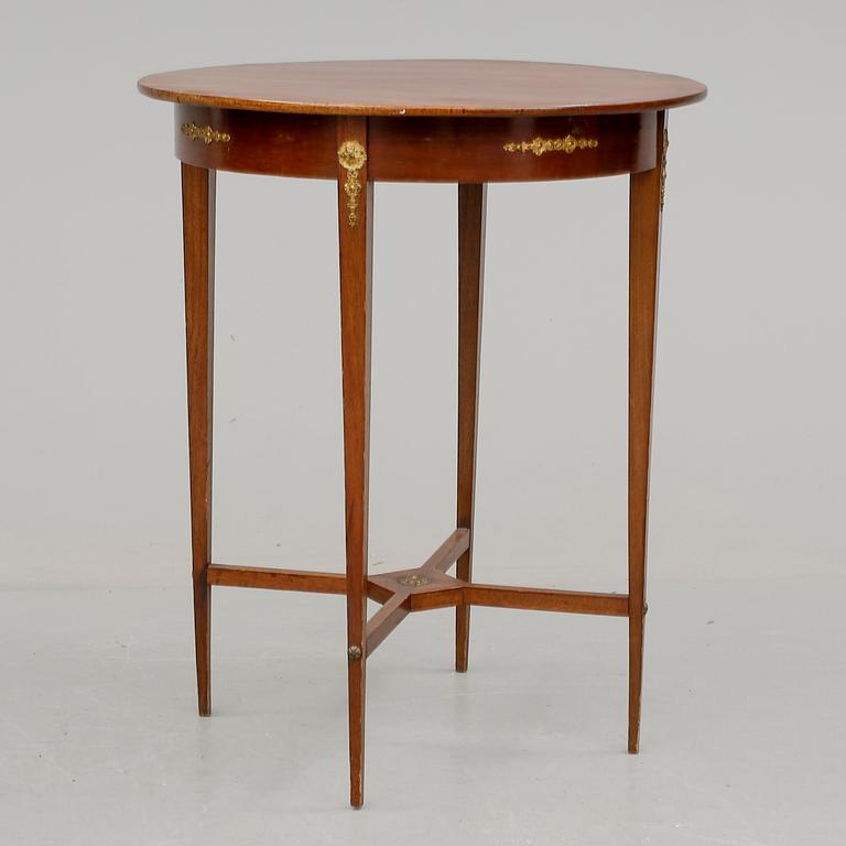 BORD, gustaviansk stil. 1900-talets första hälft.