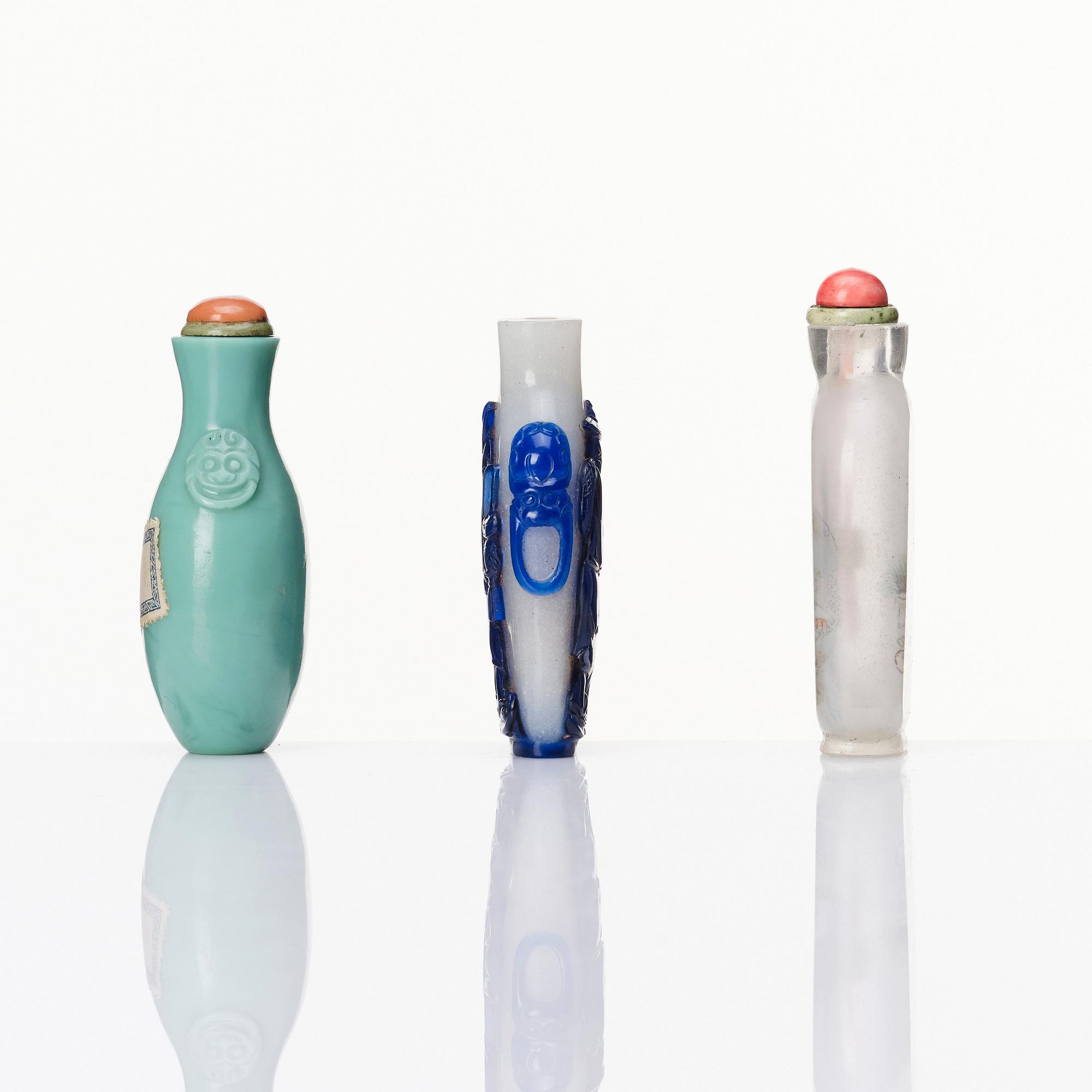 Snusflaskor, tre stycken, glas. Qingdynastin.