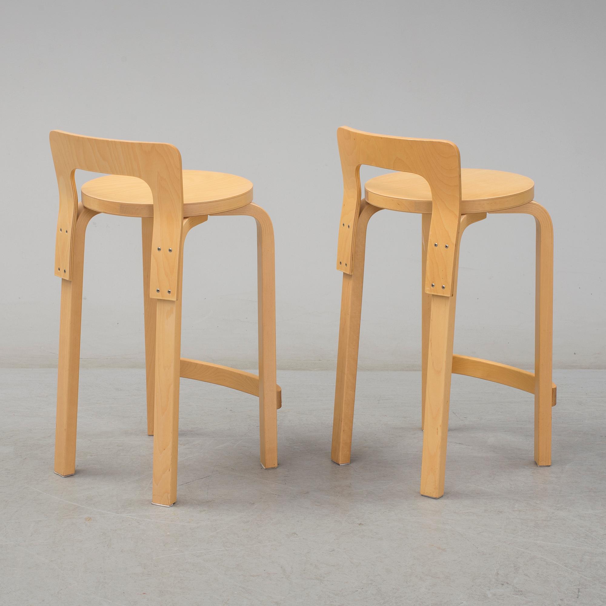 ALVAR AALTO, barstolar, ett par, modell K65, Artek, Finland, 1900-talets slut, modellen formgiven 1935.