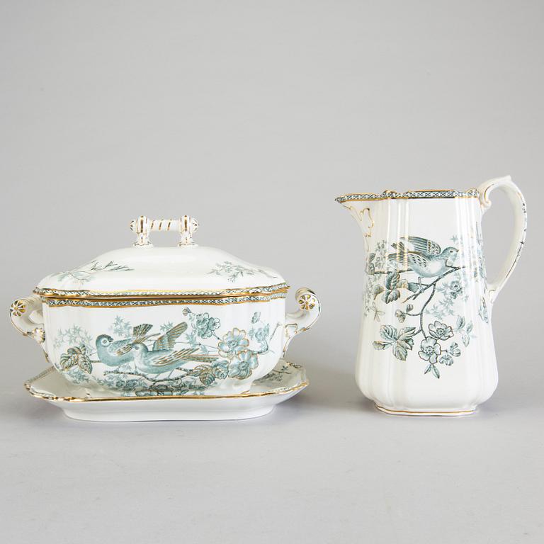 MATSERVIS, 71 delar "Wexiö Guld", Gustavsberg. Flintgods. Formgiven av Arvid Ekberg och i produktion 1892-1939.