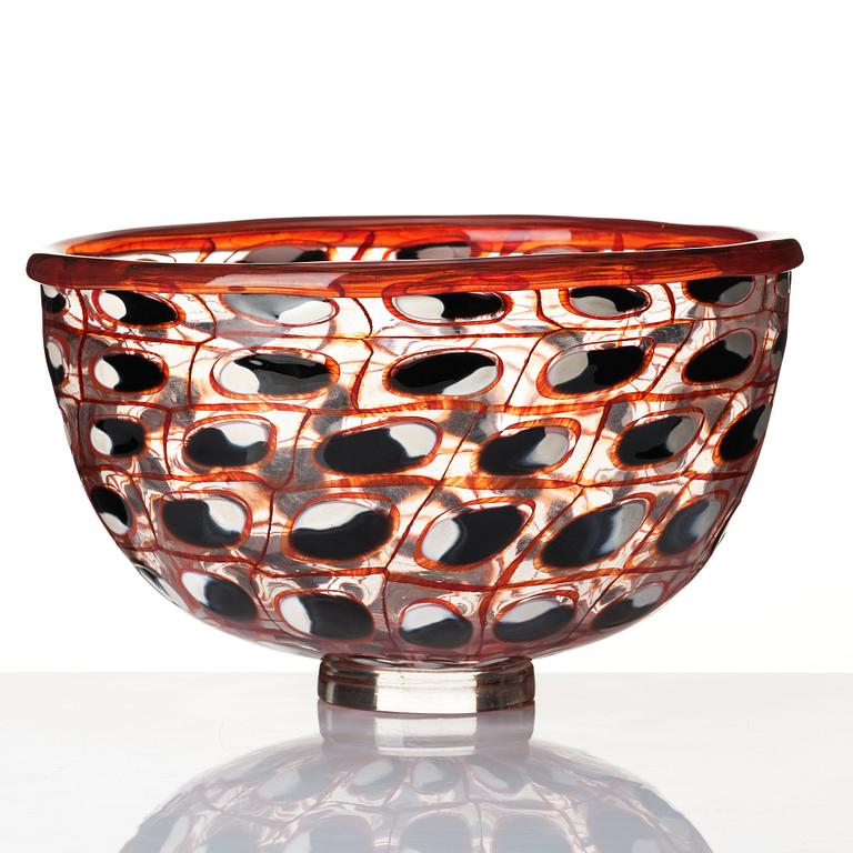 Reino Björk, a large glass bowl, New York 1998.