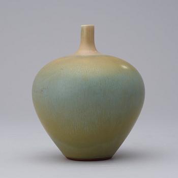 A Berndt Friberg stoneware vase, Gustavsberg Studio 1966.