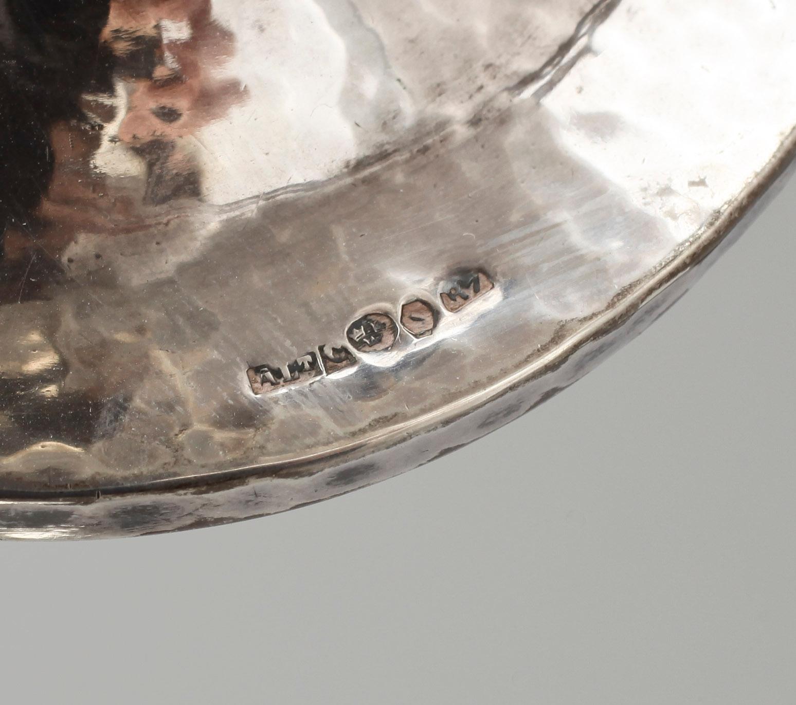 SOCKERSKÅL och SÅSSKÅL, silver, bland annat CG Hallberg, 1920. Total vikt ca 383g.