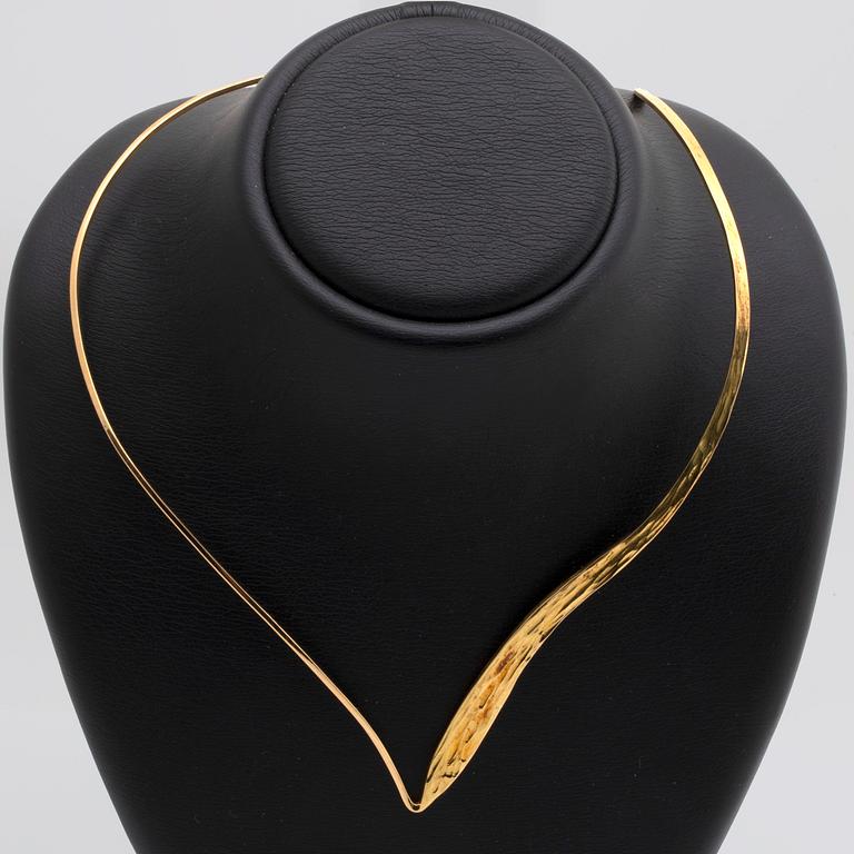ELON ARENHILL necklace and earrings, 18K gold, Malmö 1982, 42 g.