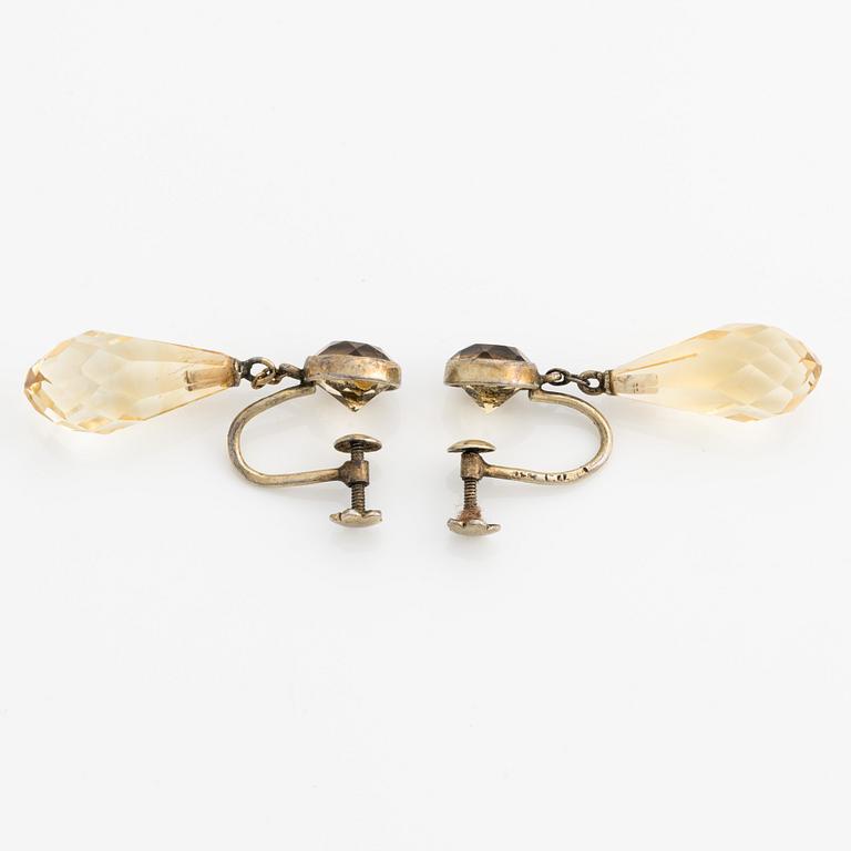 Earrings with briolette-cut citrines.
