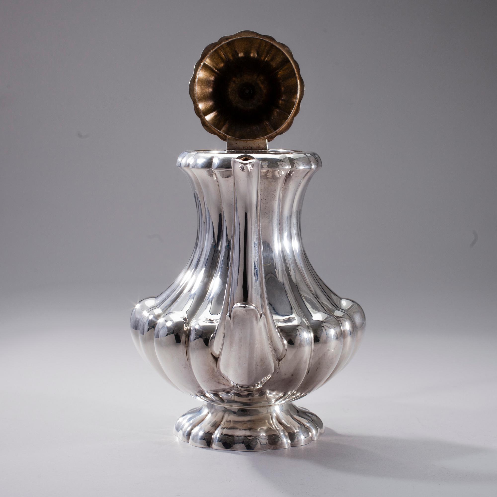KAFFESERVIS, 3 delar, silver, rokokostil, Gösta Helenius, Åbo 1930. Vikt 1230 g.