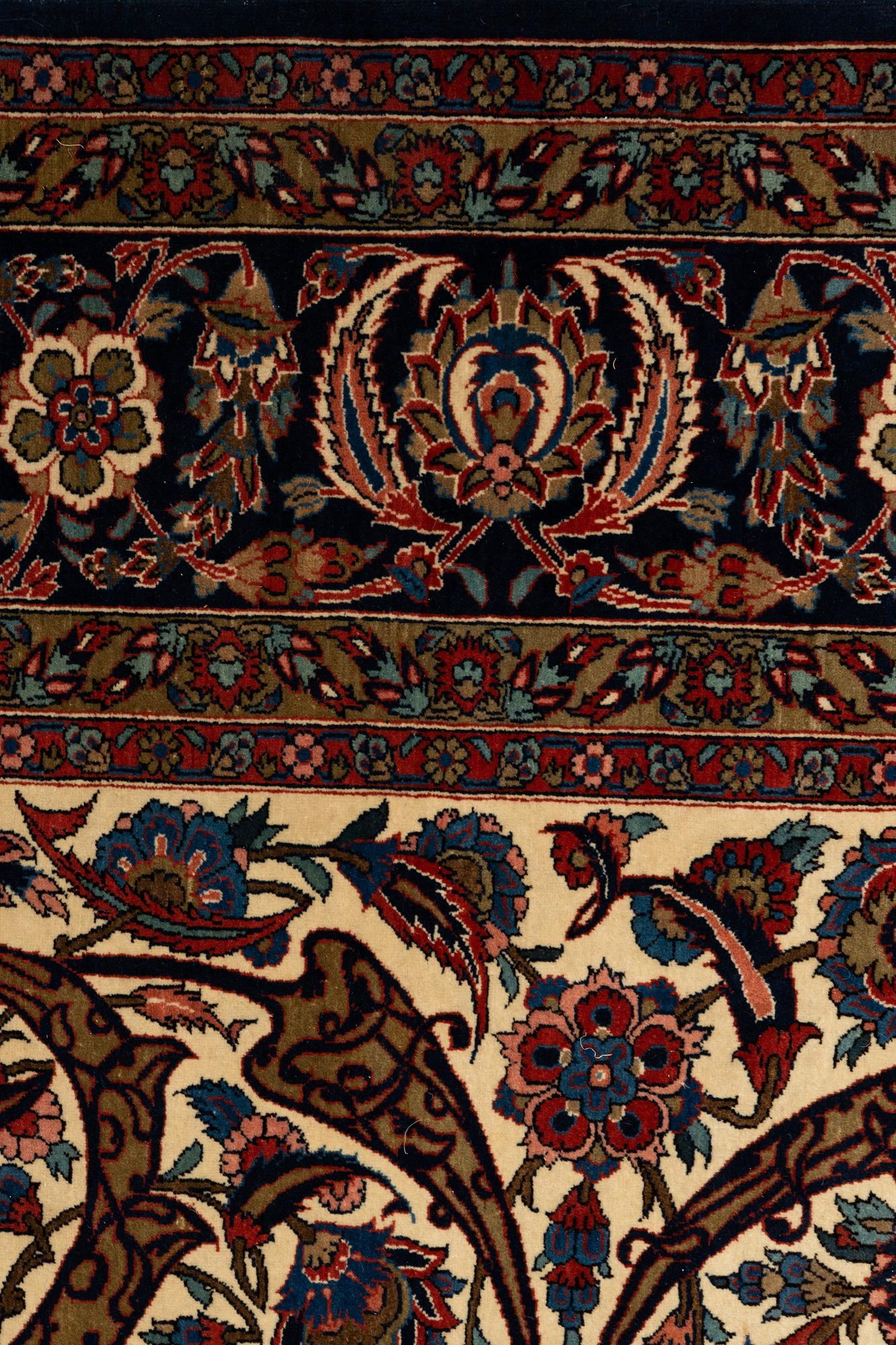 Matta, semiantik Keshan, s.k. Dabri, ca 349 x 269 cm.