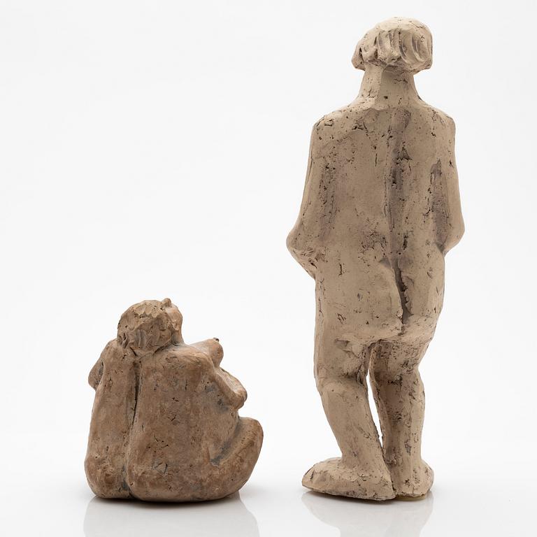 Åke Holm, figurer, 2 st., terracotta.