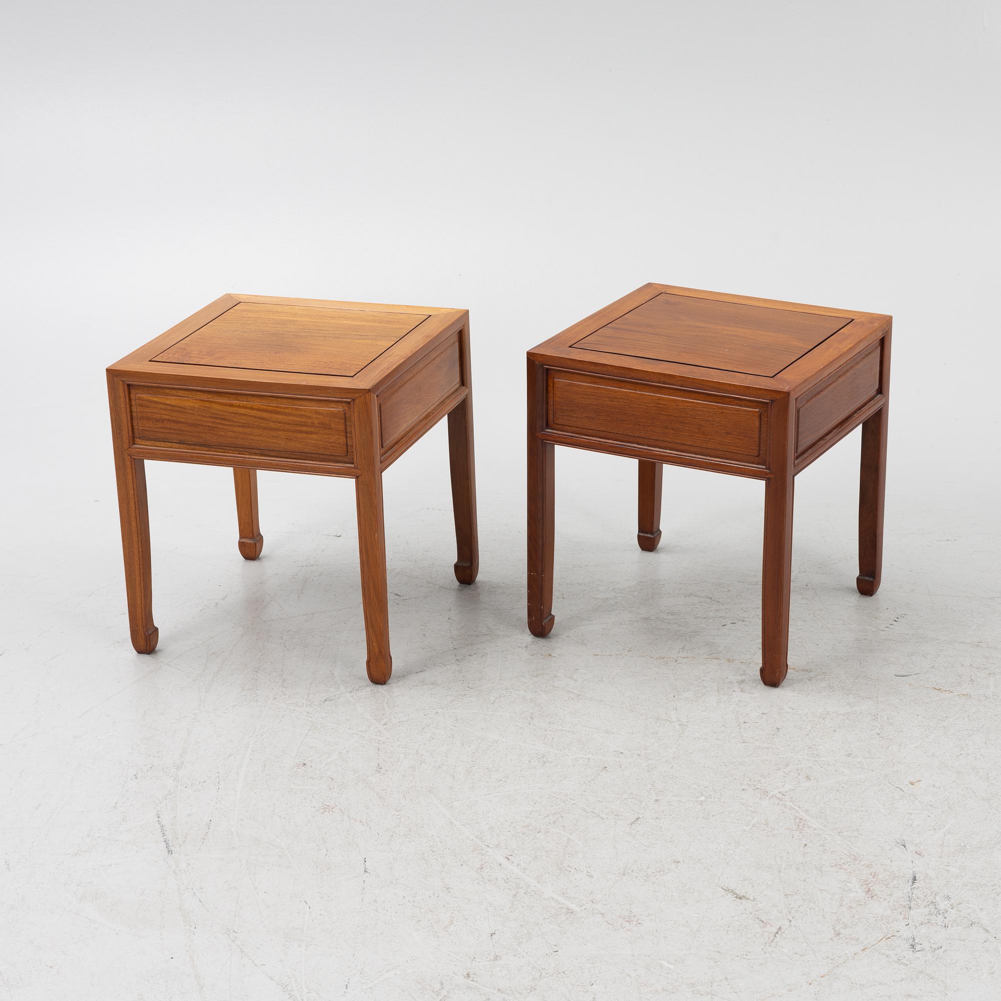 Lampbord, ett par, Kina, modern tillverkning.