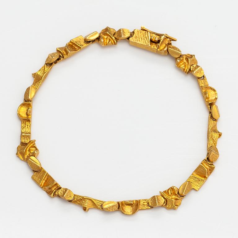 Björn Weckström, A 14K gold bracelet "Tenochtitlan". Lapponia 1990.