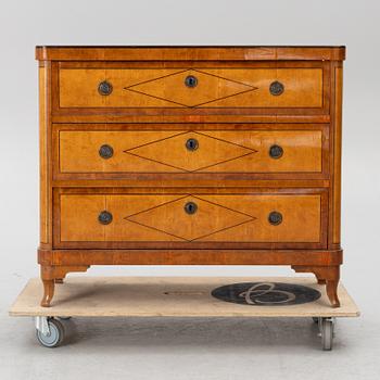 A chest of drawers, 19th century.