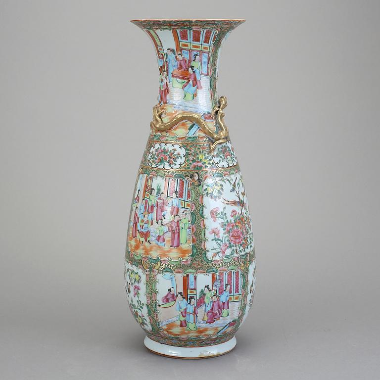 GOLVVAS, porslin, Kina, omkring 1900.