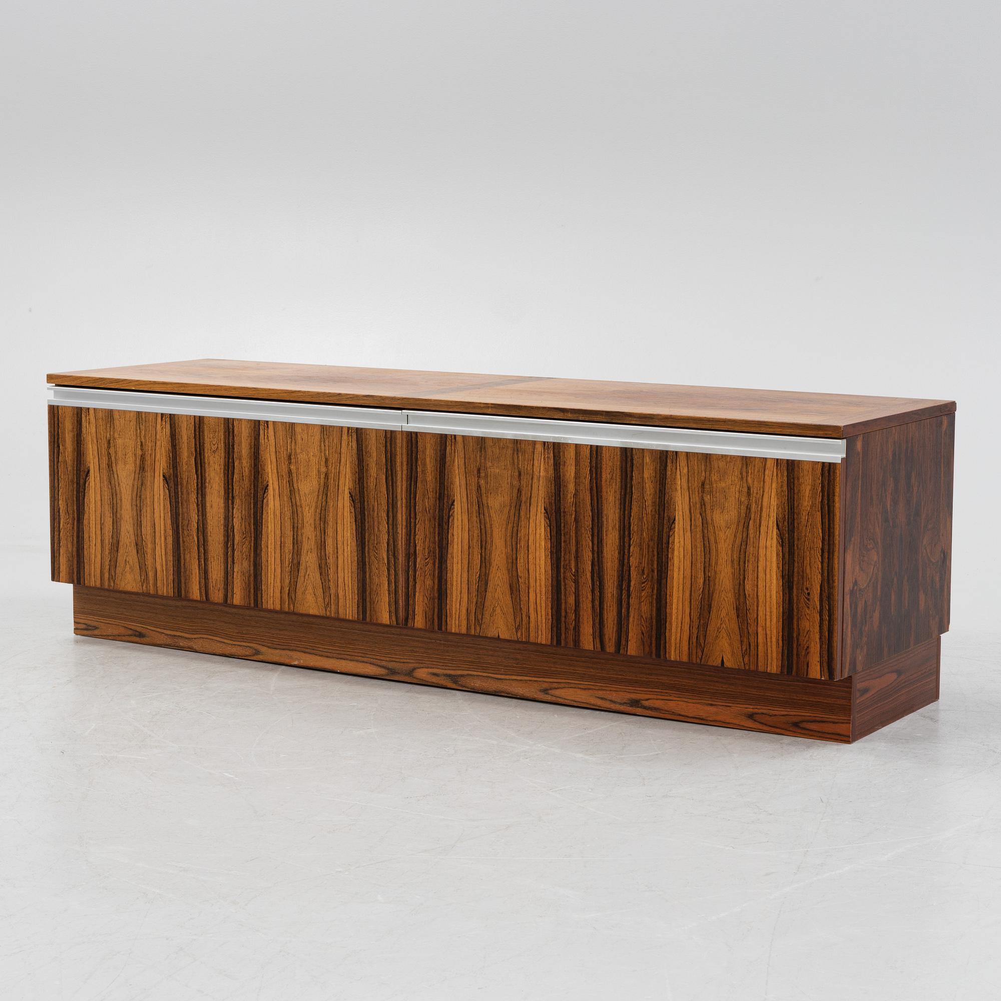 Jan Ole Ertzeid, sideboard, "Mambo", Bruksbo Tegnekontor, Bagn Møbelindustri, Norge, 1970-tal.