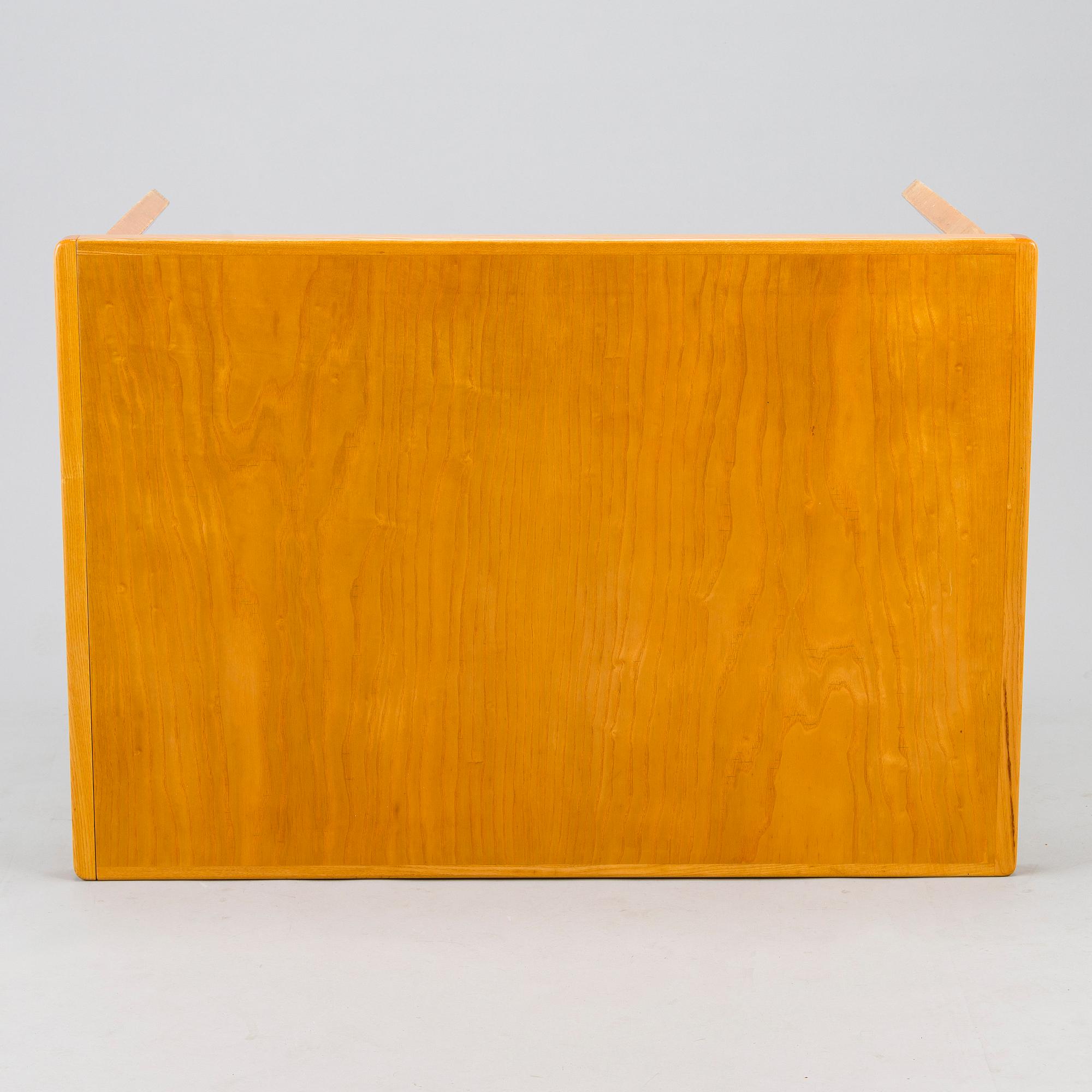 Aino Aalto, matbord, modell 95 A för O.Y. Huonekalu-ja Rakennustyötehdas A.B. 1900-talets mitt.