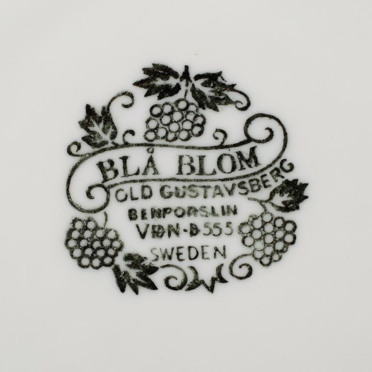 SERVISPORSLIN, 31 delar, porslin, "Blå blom", Gustavsberg.