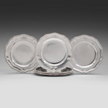 167. A set of six English 18th century silver plates, mark of George Methuen, London 1761.