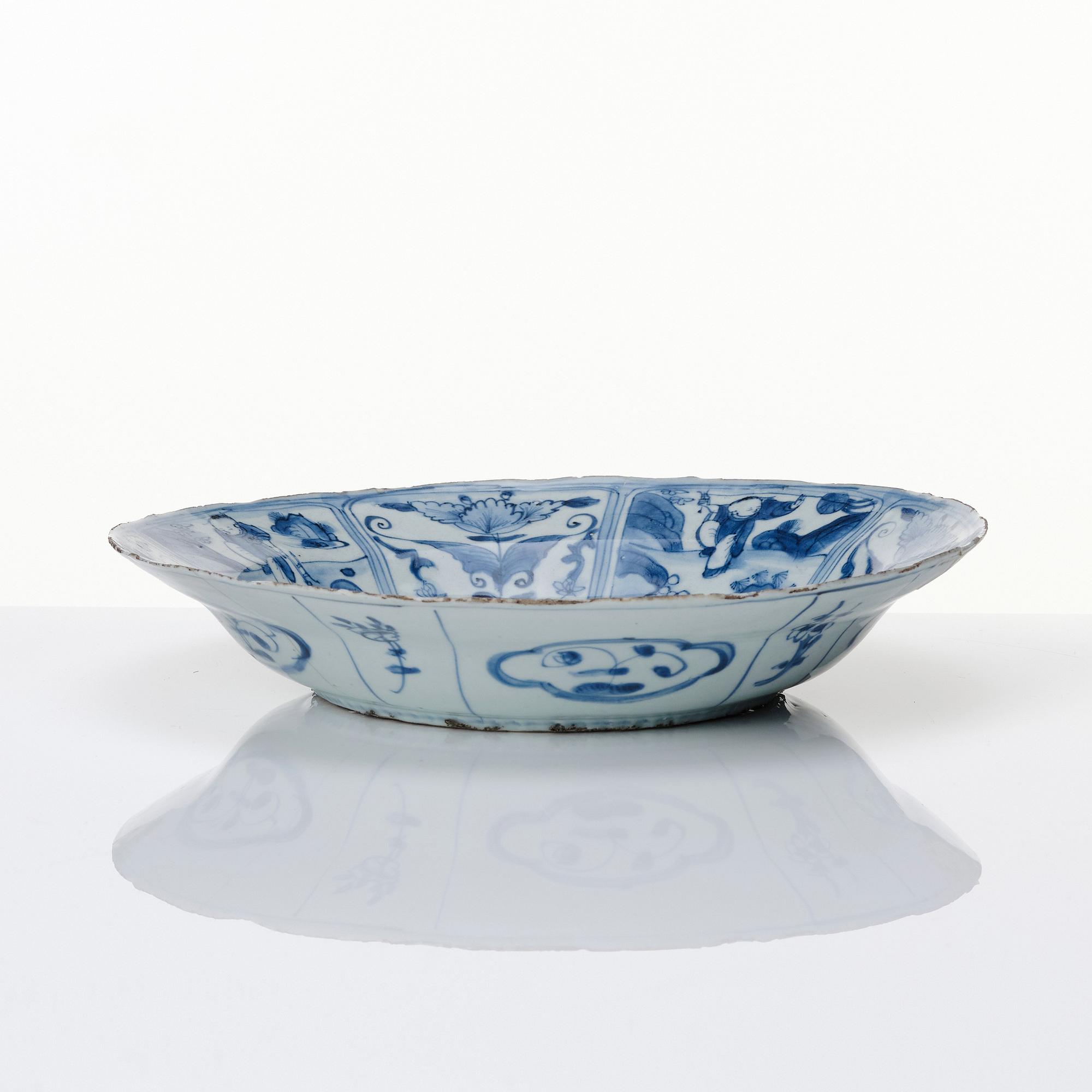 A blue and white kraak dish, Ming dynasty, late Wanli/1630's.