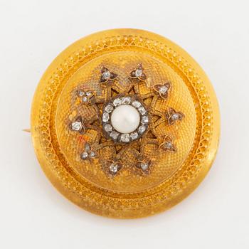 Gold, pearl and old-cut diamond brooch.