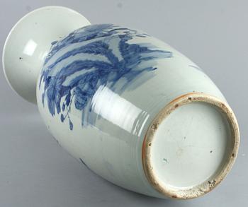 PRAKTURNA, porslin. Kina, 1800-tal.