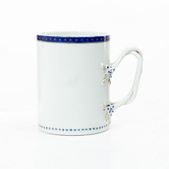 Mugg, porslin, Kina, Qingdynastin, Jiaqing (1796-1820).