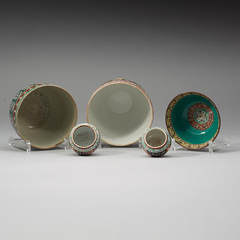 A group of Bencharong porcelain bowls, China for the Thai Market, Ayutthaya Period, 18th/19th Century.