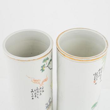 Penselvaser, 2 st, porslin ,kina, 1900-tales mitt.