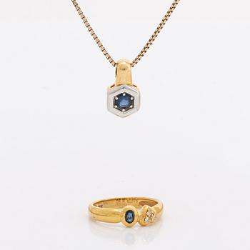 Pendant and ring, 18K gold with 2 sapphires and brilliant-cut diamonds 0,045 ct inscribed, chain gilded silver.