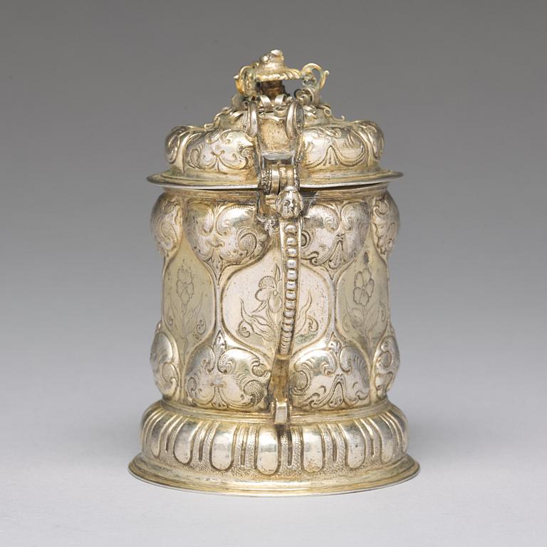 A German 17th century silver-gilt tankard, mark of Philipp Plapert, Nürnberg (1637-1665).