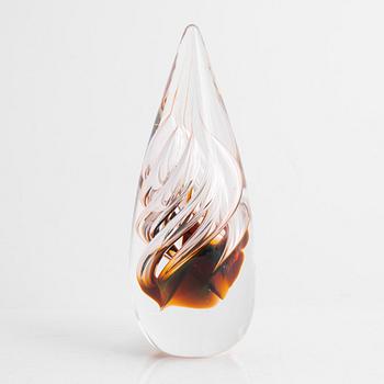 A glass object by Hanne Dreutler and Arthur Zirnsack for Studio Åhus, signed and dated 1987.