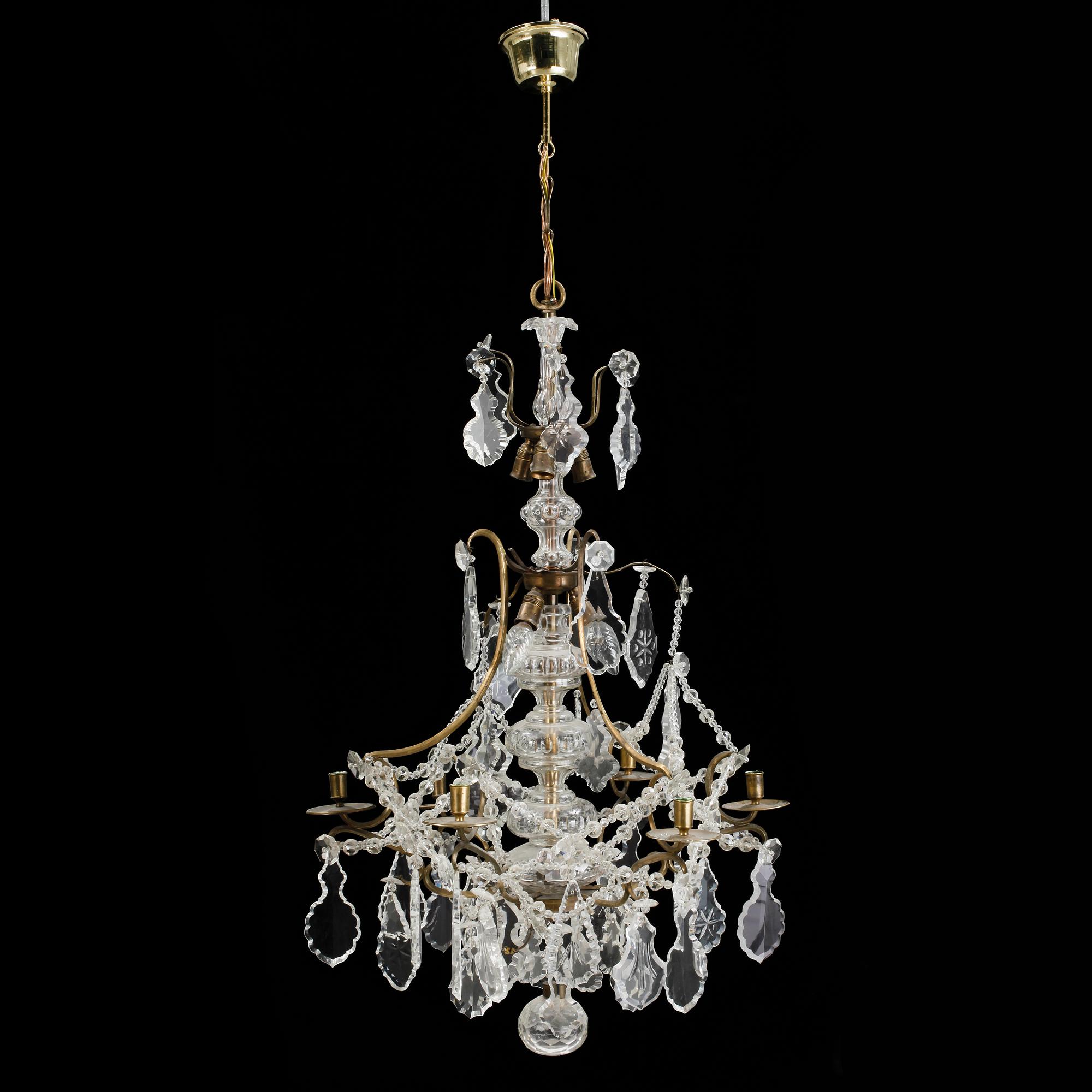 LJUSKRONA, rokokostil, 1900-tal. Höjd: ca 98 cm.