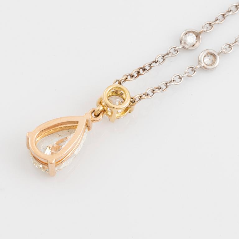 Necklace with pear-shaped diamond and brilliant-cut diamonds.