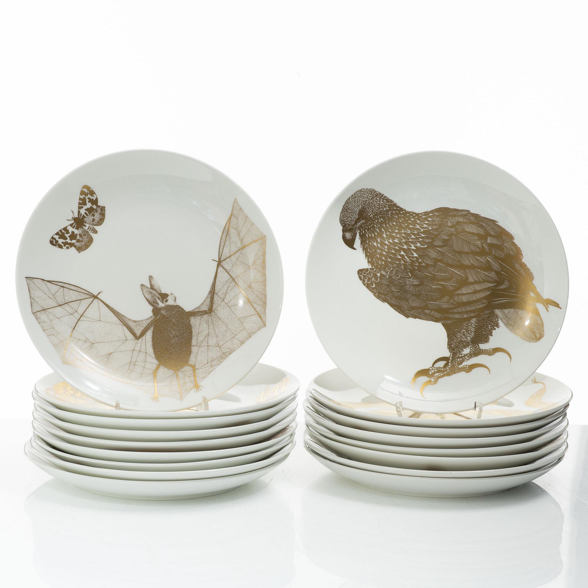 Paul Hoff, plates, 'Arter i fara', Gustavsberg (19 pieces).