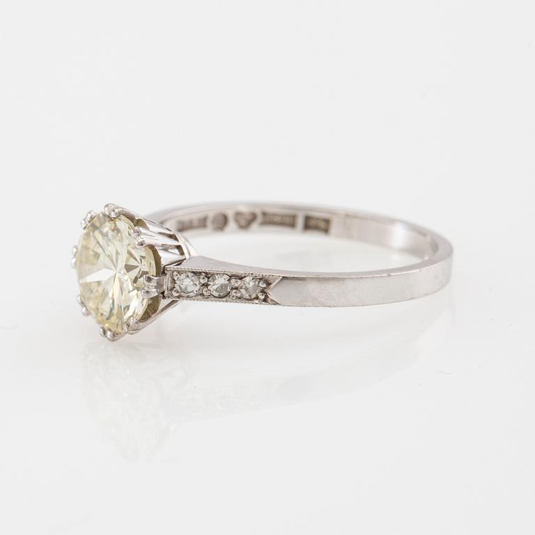 Ring 18K white gold with diamonds approximately 1.62 ct in total, Gothenburg 1953.