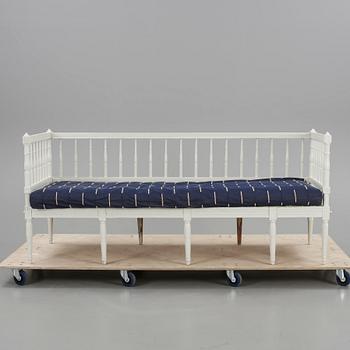 SOFFA, sengustaviansk, omkring år 1800.