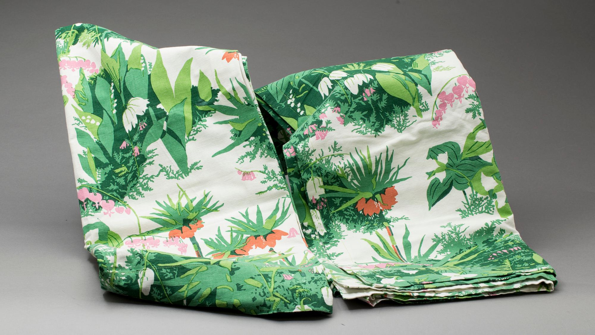 GARDINER ett par, Arne Jakobsen för NK, 1900-talets mitt.