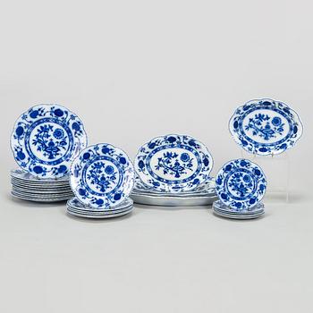 Astiaston osia, 29 kpl, "Flow Blue", malli Holland, Johnson Brothers, Englanti.