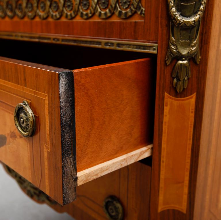 BYRÅ, gustaviansk stil, 1900-talets mitt.